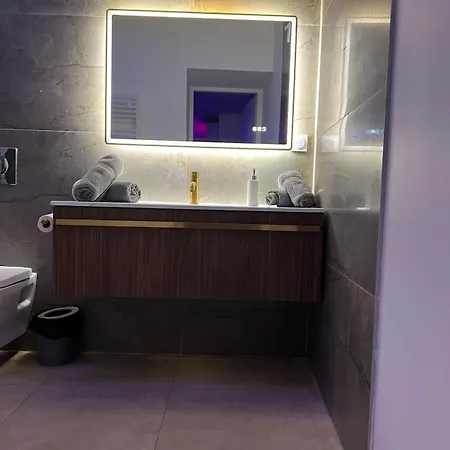 Secret & Jacuzzi