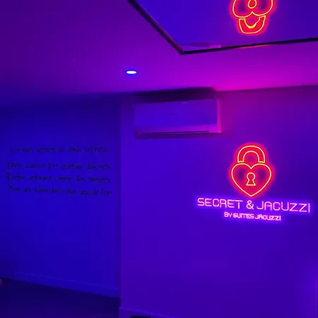 Apartment Secret & Jacuzzi