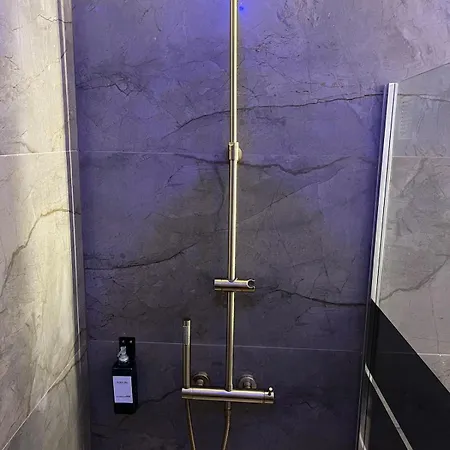 Secret & Jacuzzi Apartment Vienne (Isere)