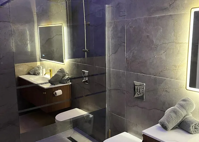 Apartment Secret & Jacuzzi *